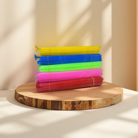 The main body of the colored plastic straws is available in multiple colors and made of food-grade PP material, which is safe and durable The main body of the colored plastic straws is available in multiple colors and made of food-grade PP material, which is safe and durable